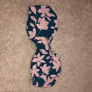 Strapless O’neil bikini top